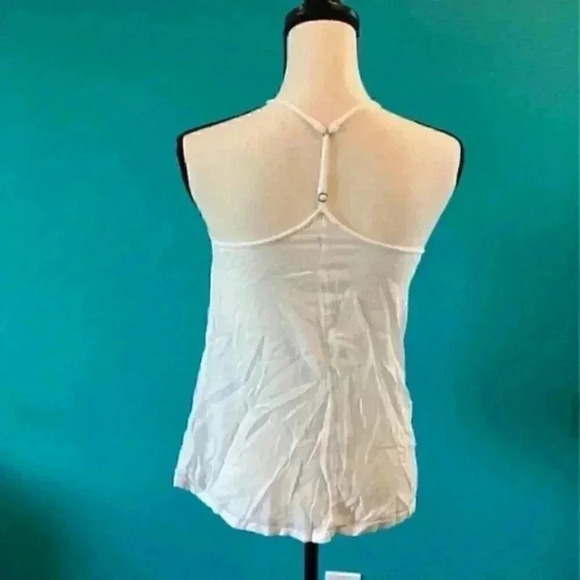⭐️ White hollister tank top - Picture 2 of 4